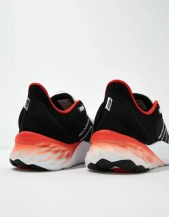 New Balance Men's Fresh Foam Roav V2 Sneaker -AMERICAN EAGLE Sales 7213 7253 100 d1